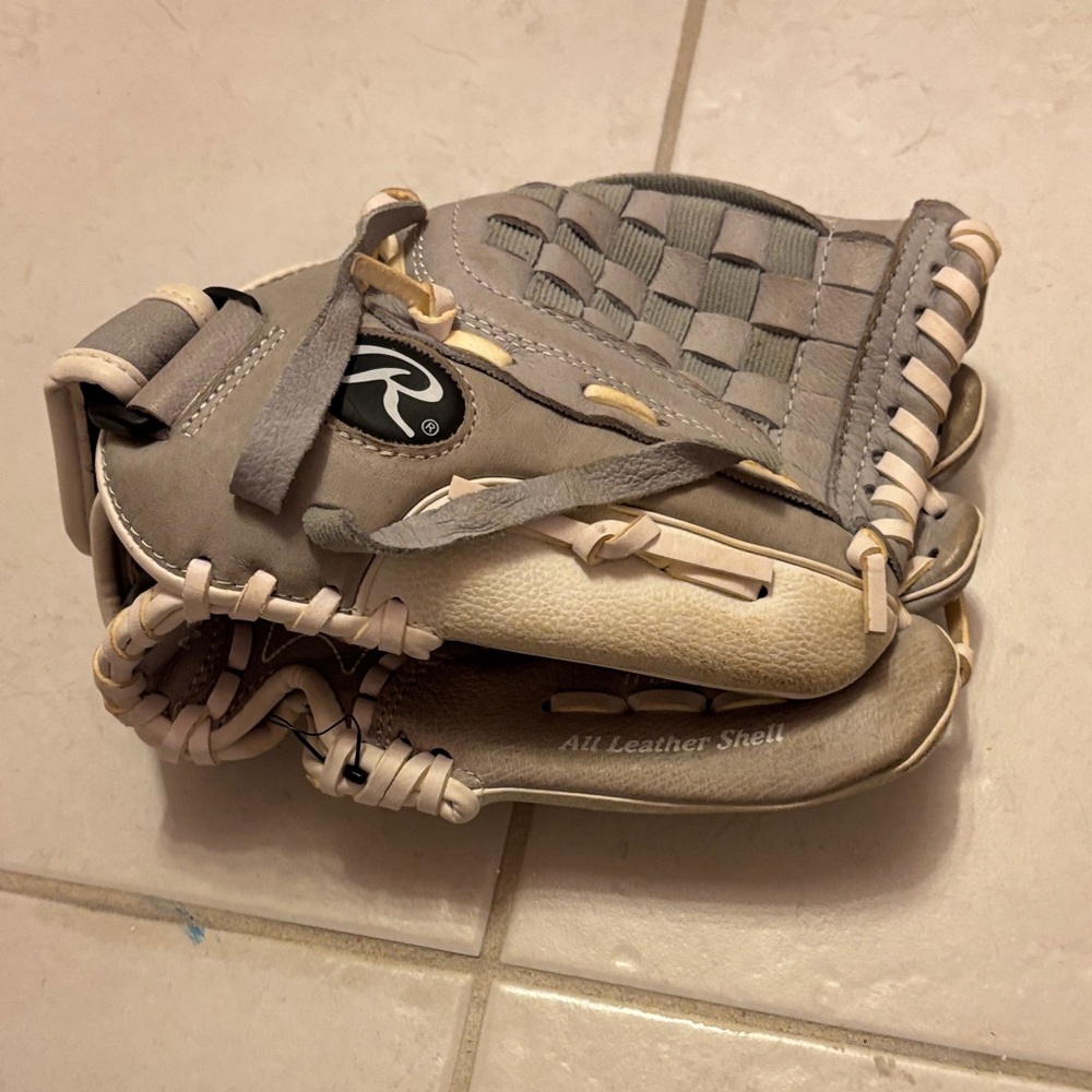 Rawlings Leather Softball Glove in Gray and Cream